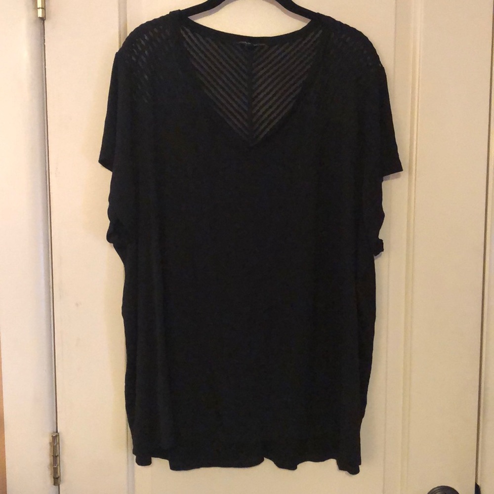 Black stretch short sleeved top